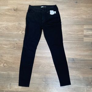 Old Navy Mid-Rise Rockstar Super Skinny jeans // size 4